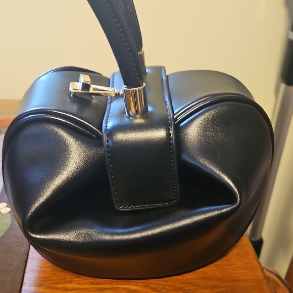 Edith Dumpling Bag - Picture 2 of 11